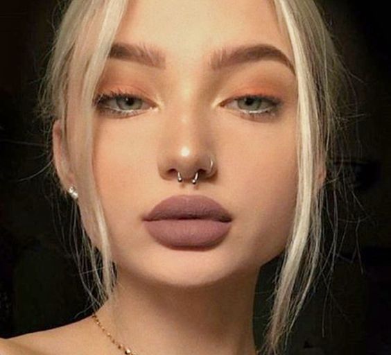 How to Pull Off a Septum Piercing
