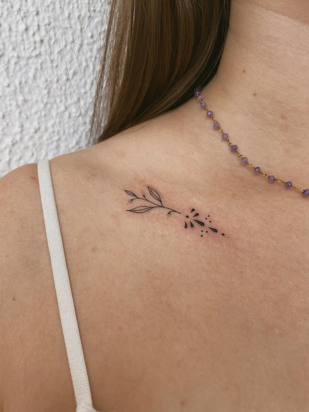 Collarbone Tattoo Women