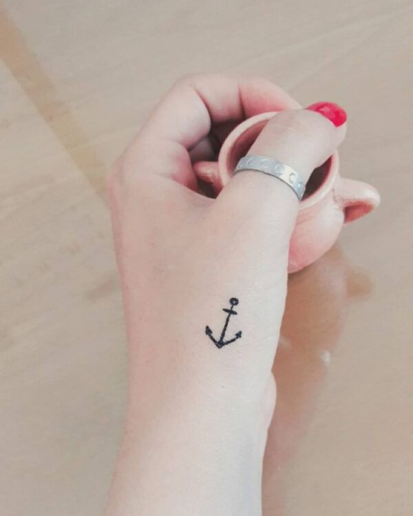 finger anchor tattoo