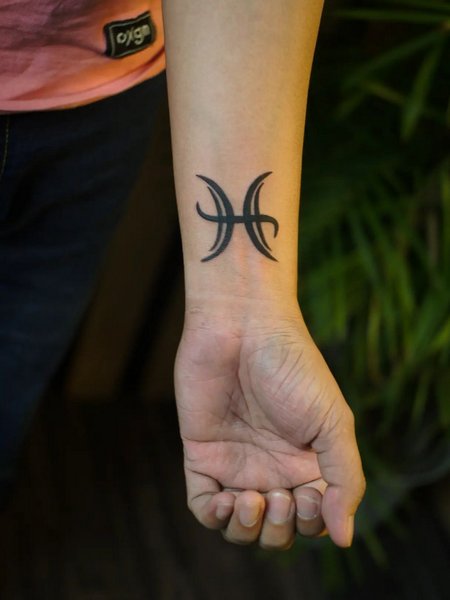 Pisces Symbol Tattoo