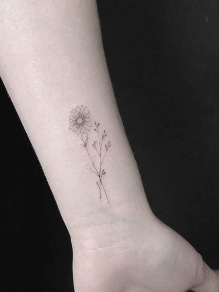 Wrist Daisy Tattoo