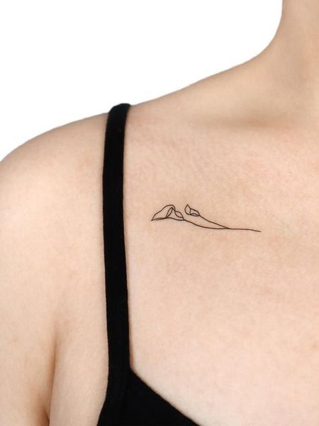 Fine Line Collarbone Tattoo