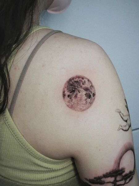 Full Moon Tattoo