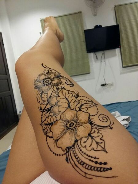 Henna Thigh Tattoo