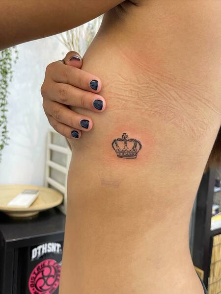 Minimalist Crown Tattoos