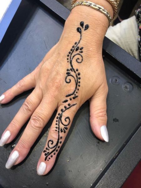 Simple Henna Tattoo