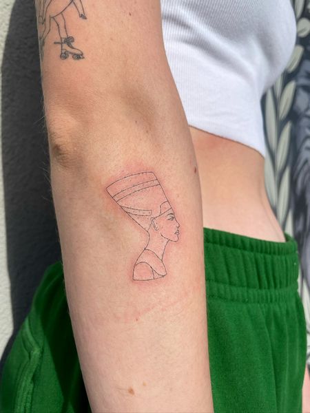 Simple Nefertiti Tattoo