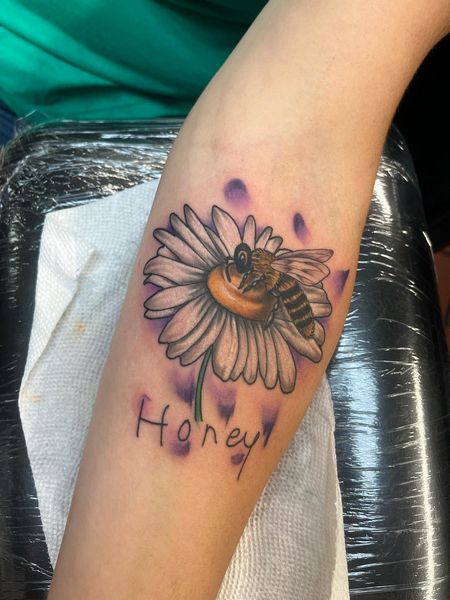 Daisy Bee Tattoo