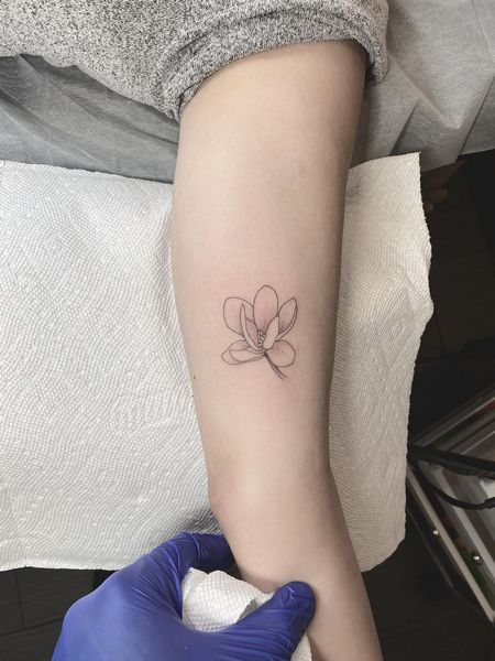 Minimalist Fine Line Tattoo