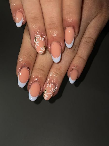 Round French Tip Nails