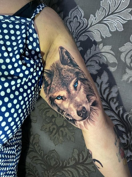 Realistic Wolf Tattoo