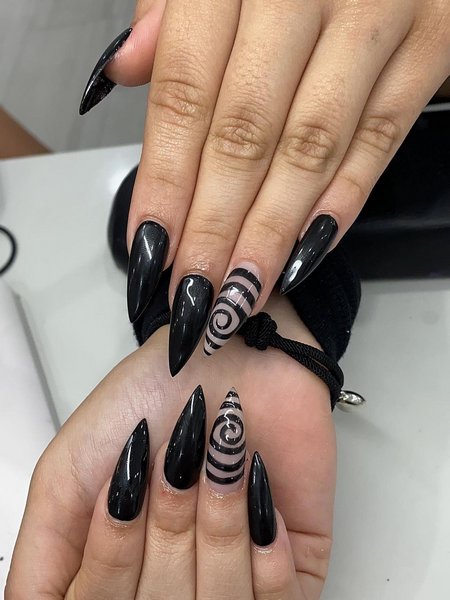 Stiletto Nails Black