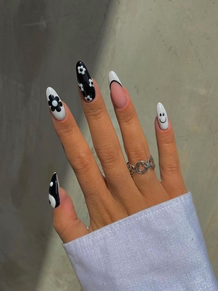 Black And White Nails