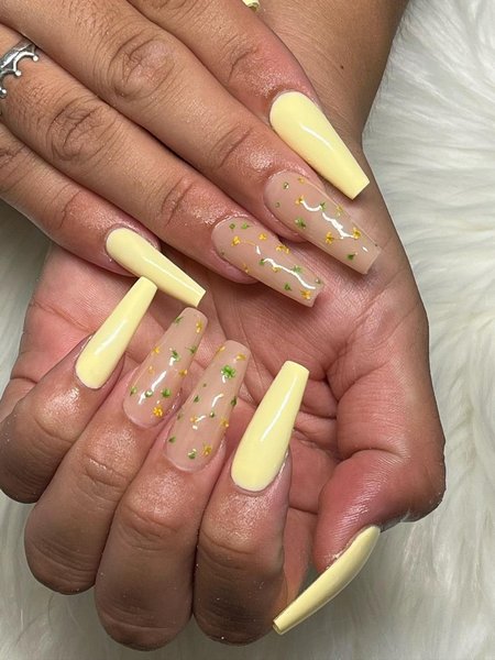 Classy Yellow Nails