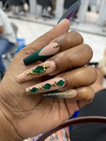 Hunter Green Nails